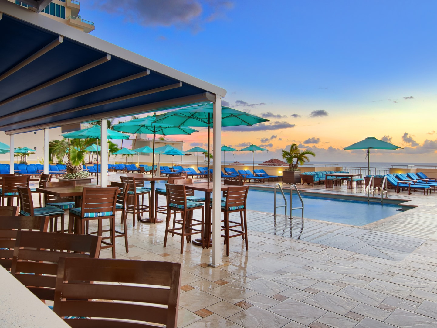 Marriott's BeachPlace Towers Splash Pool Bar. Marriott's BeachPlace Towers is located in Fort Lauderdale, Florida United States.