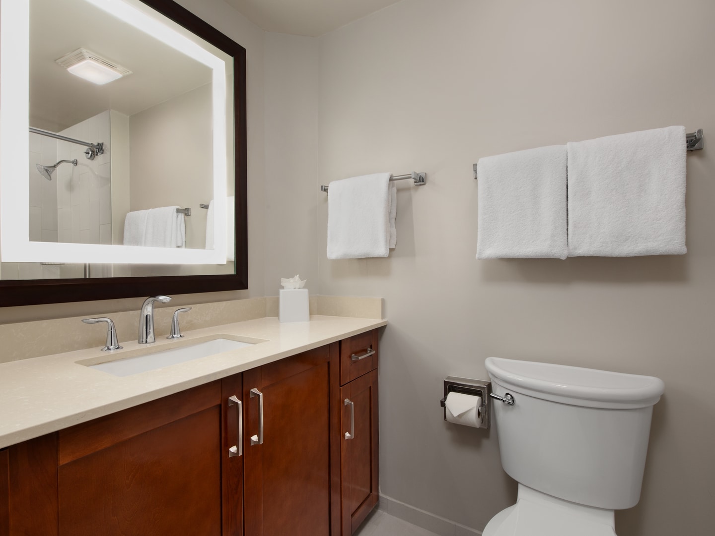 Marriott's BeachPlace Towers Villa Guest Bathroom. Marriott's BeachPlace Towers is located in Fort Lauderdale, Florida United States.