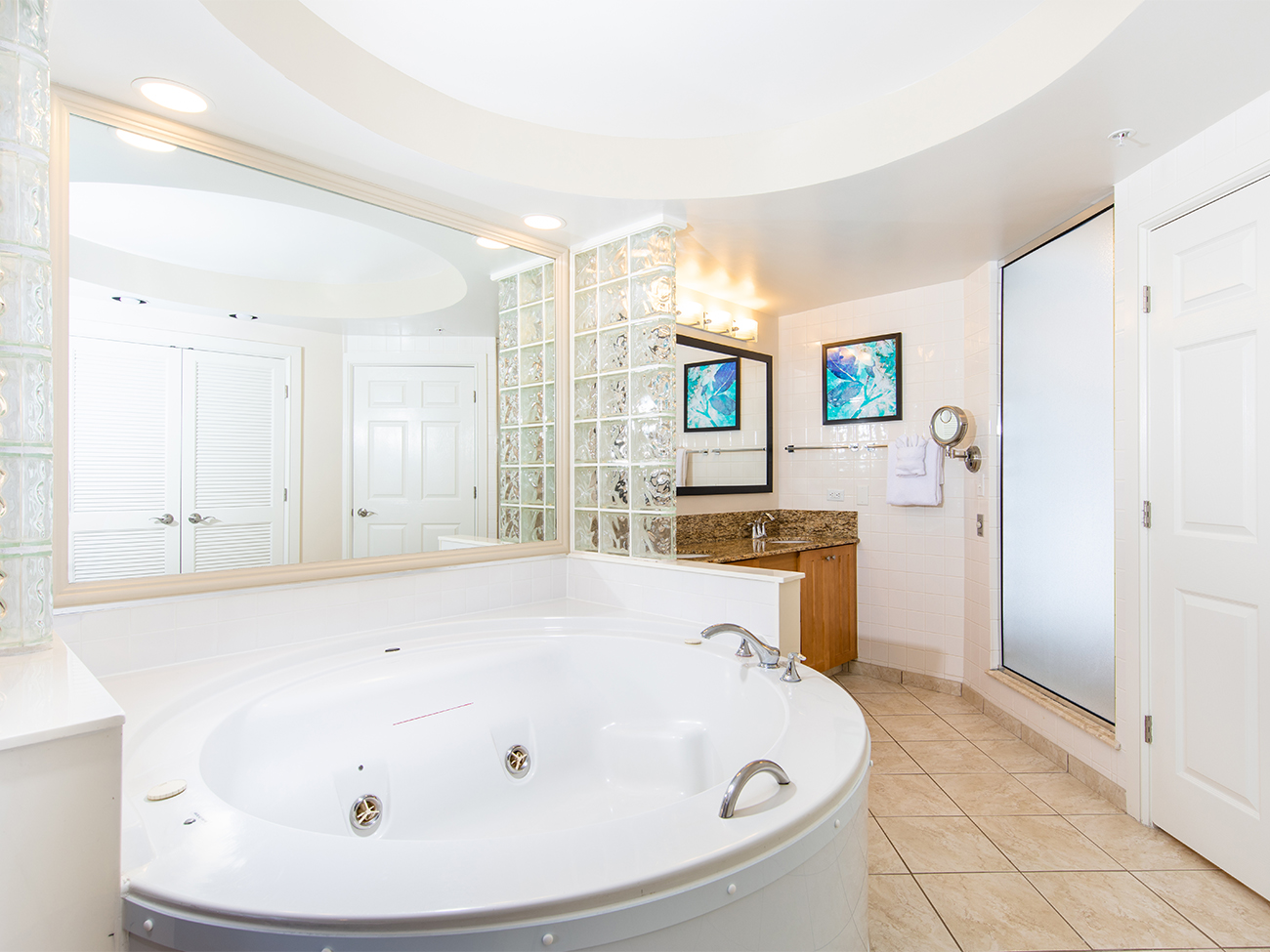 Marriott's Cypress Harbour Villa Master Bathroom - Whirlpool. Marriott's Cypress Harbour is located in Orlando, Florida United States.