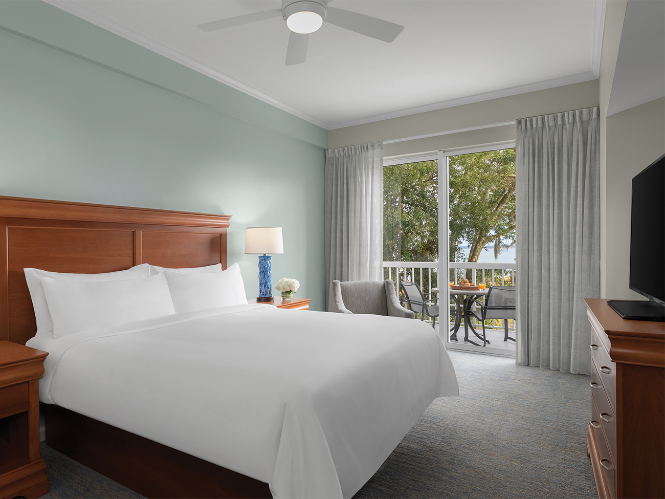 Marriott's Harbour Club Villa Master Bedroom. Marriott's Harbour Club is located in Hilton Head Island, South Carolina United States.