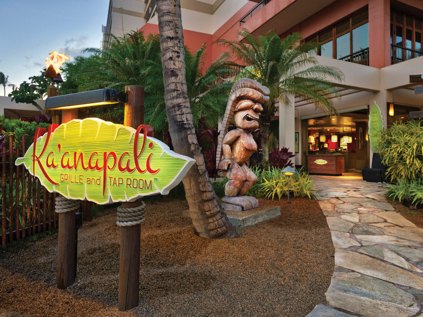 Marriott's Maui Ocean Club - Molokai, Maui, and Lanai Towers Kaanapali Grille Tap Room. Marriott's Maui Ocean Club - Molokai, Maui, and Lanai Towers is located in Lāhainā, Maui, Hawai‘i United States.