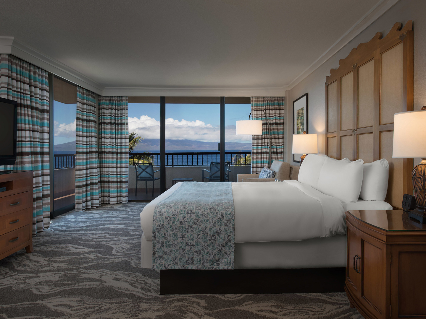 Marriott's Maui Ocean Club - Molokai, Maui, and Lanai Towers Villa Master Bedroom. Marriott's Maui Ocean Club - Molokai, Maui, and Lanai Towers is located in Lāhainā, Maui, Hawai‘i United States.