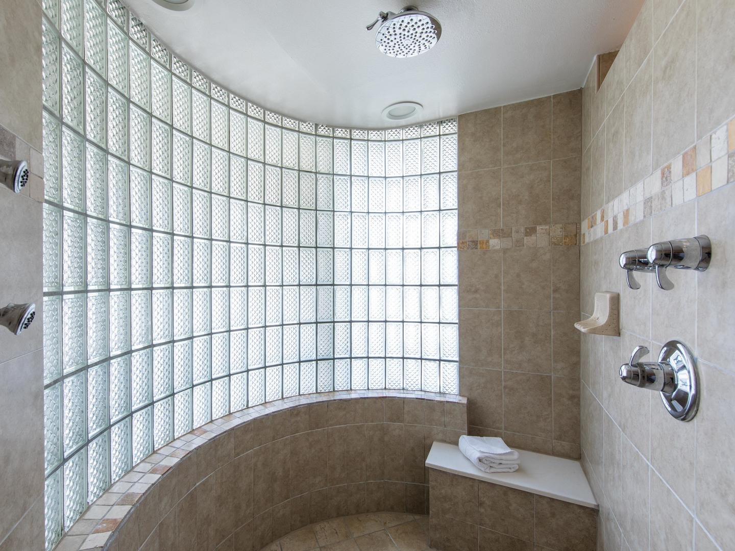 Marriott's Sabal Palms 2-Bedroom Villa Master Bathroom. Marriott's Sabal Palms is located in Orlando, Florida United States.