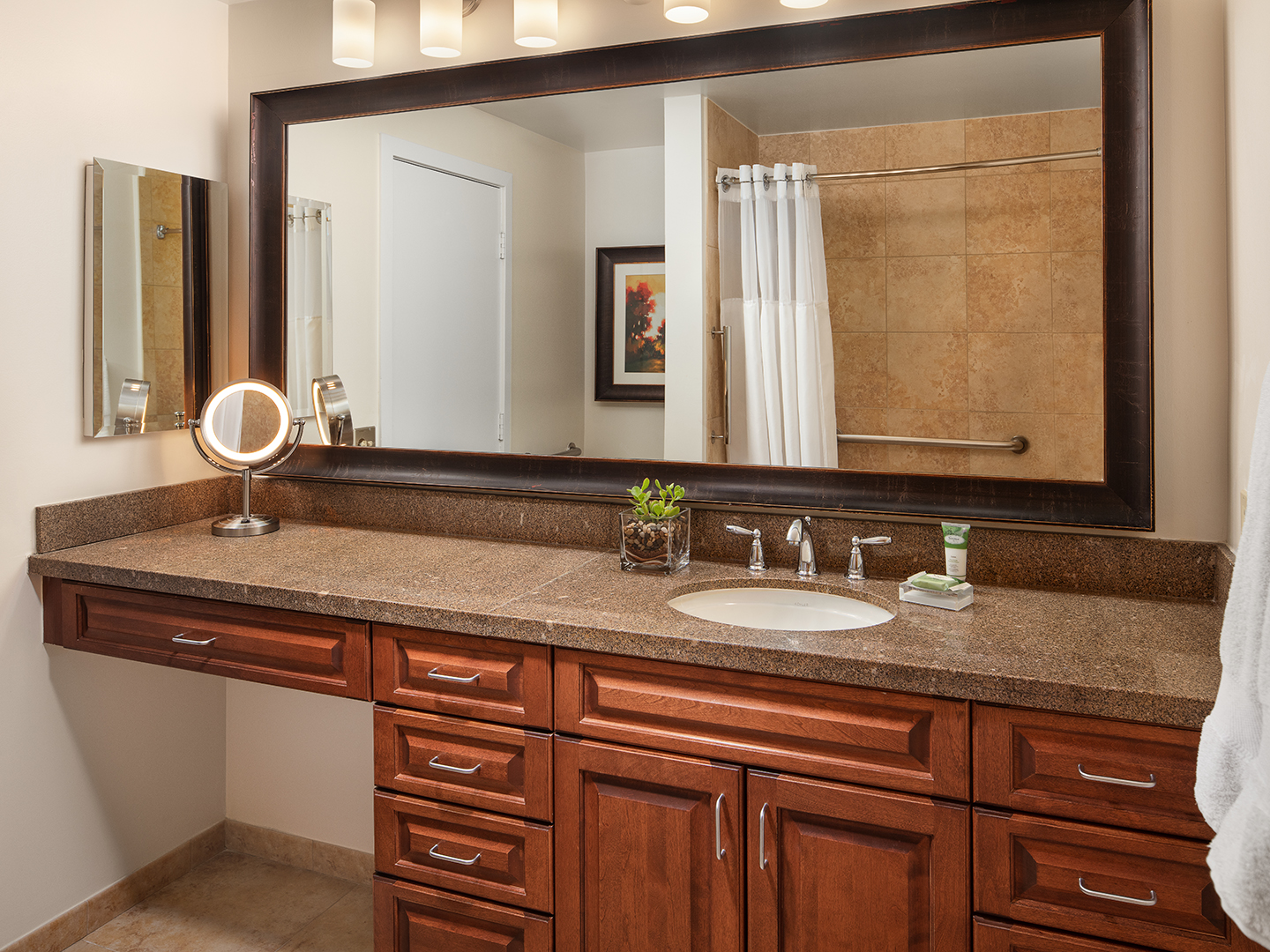 Marriott's StreamSide - Birch 1 & 2 Bedroom Loft/Guest Bathroom, Douglas. Marriott's StreamSide - Birch is located in Vail, Colorado United States.